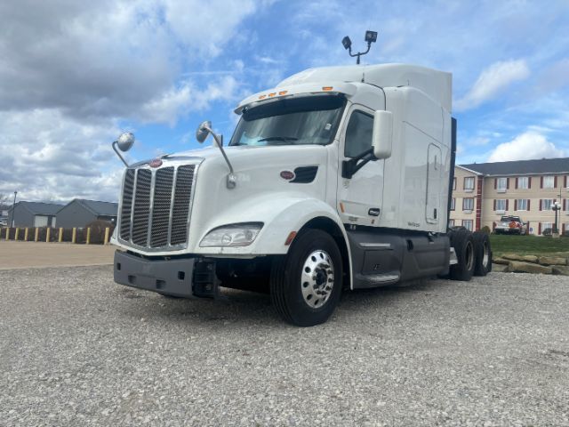 2017 Peterbilt 579 .