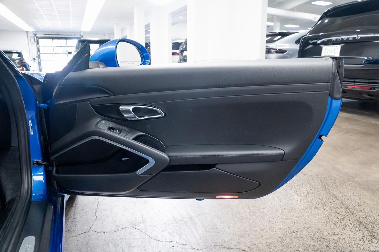 2017 Porsche 911 photo 21