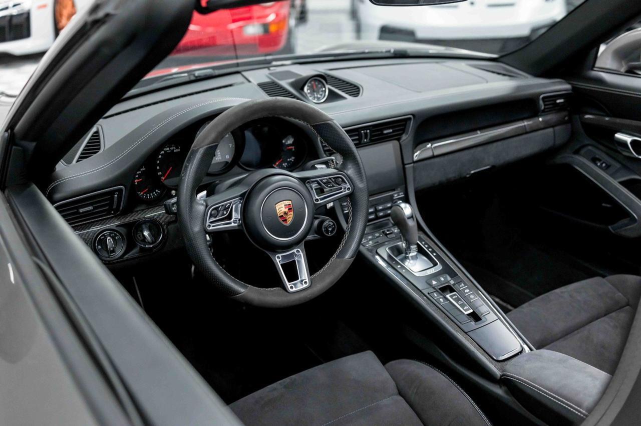 2017 Porsche 911 Carrera GTS Cabriolet