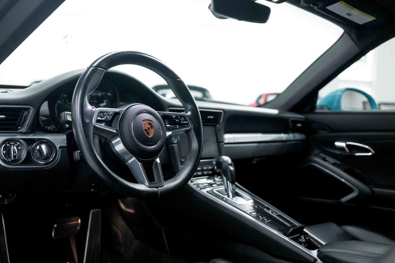 2017 Porsche 911 Carrera