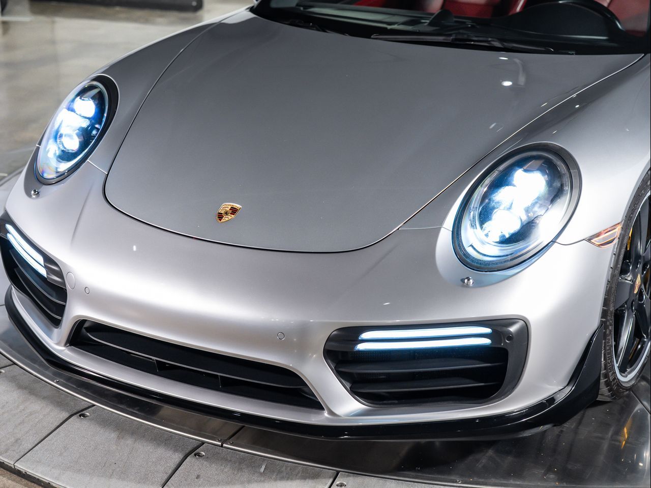 2017 Porsche 911 Turbo S photo 11