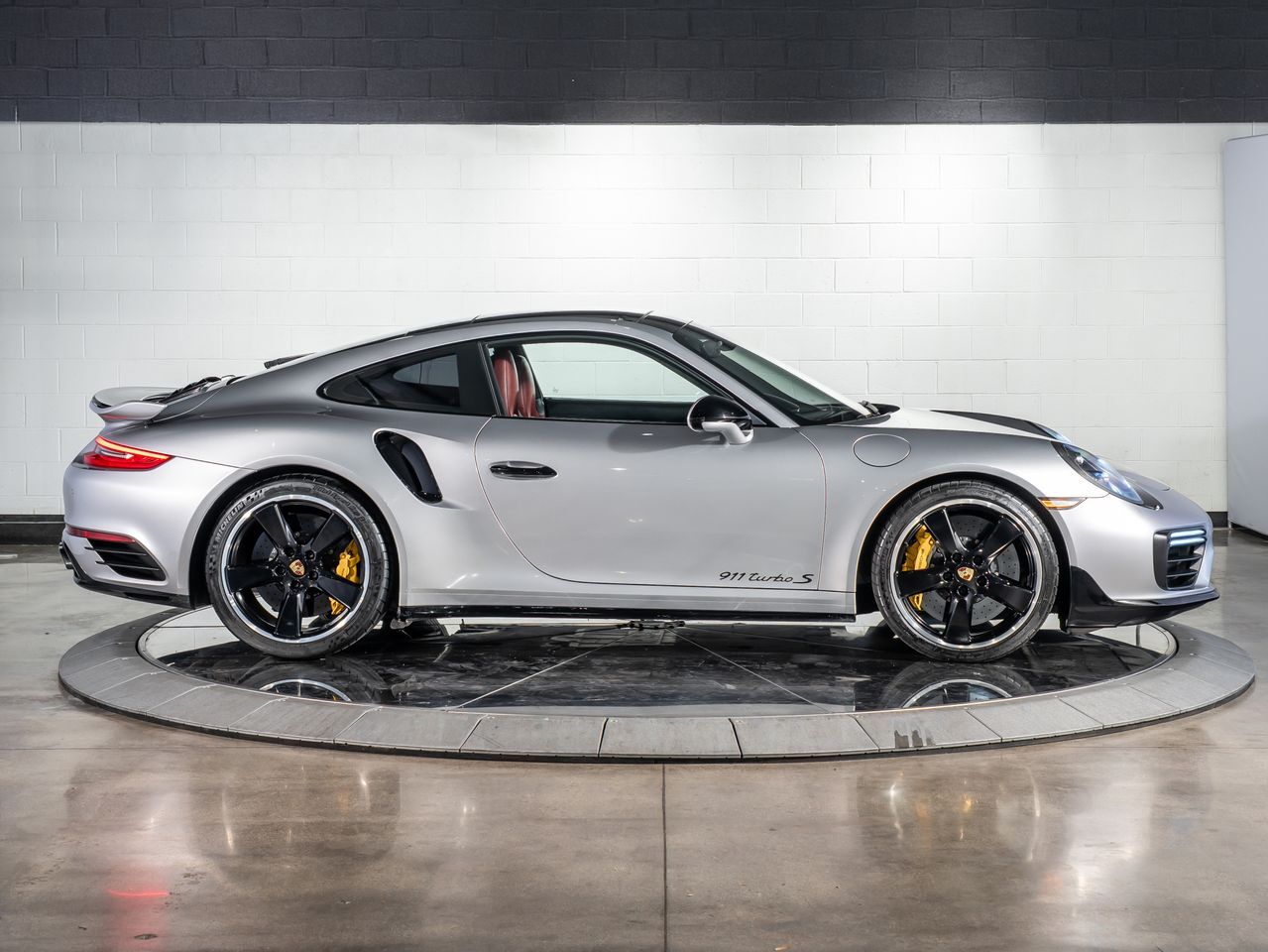 2017 Porsche 911 Turbo S photo 8