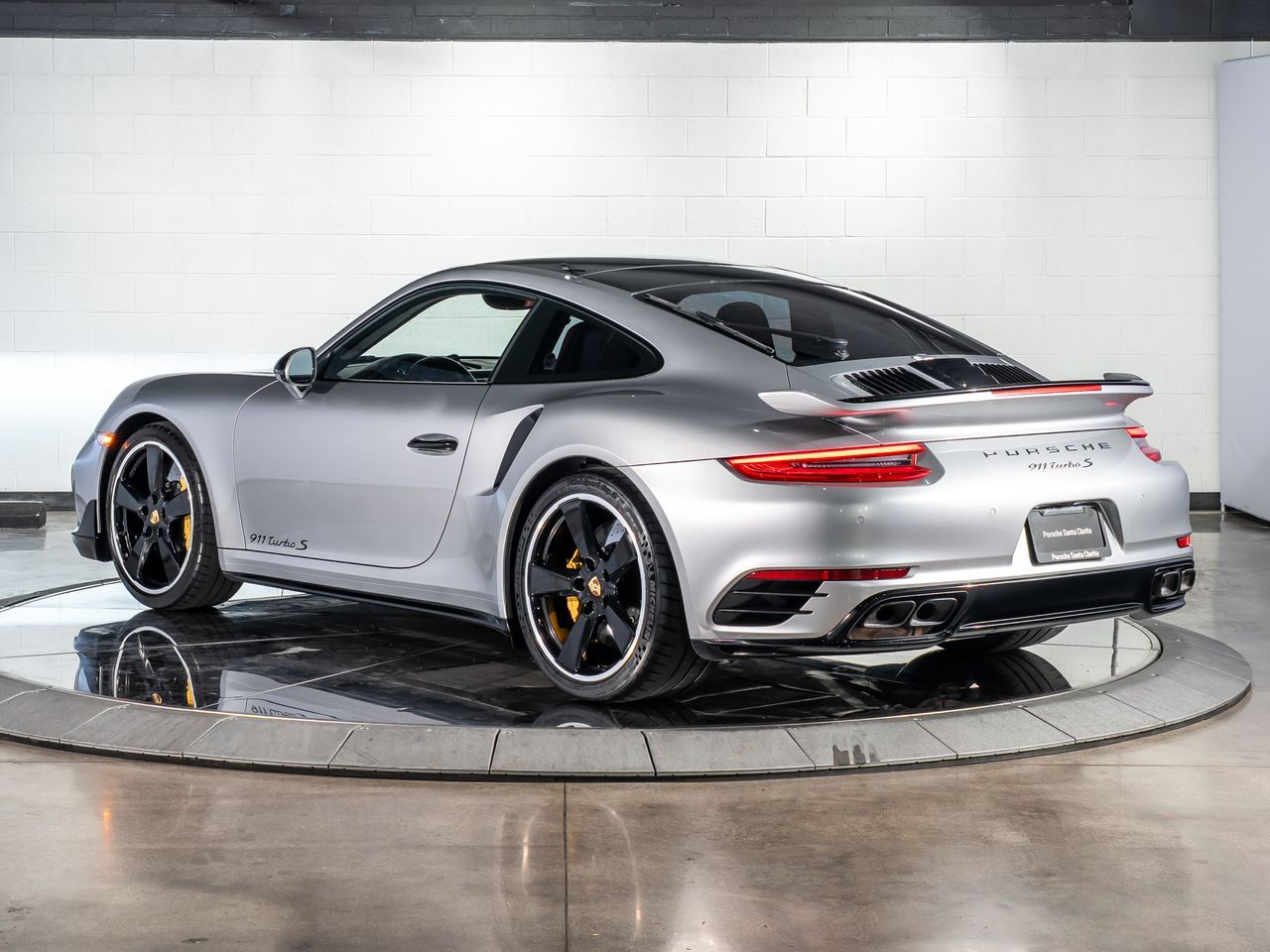 2017 Porsche 911 Turbo S photo 3