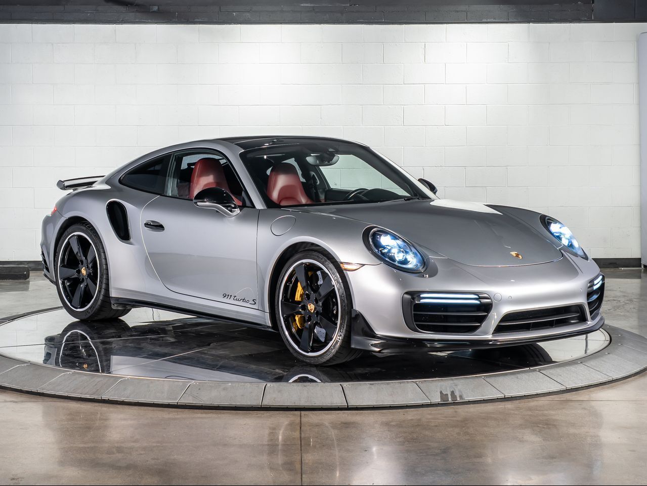 2017 Porsche 911 Turbo S photo 7