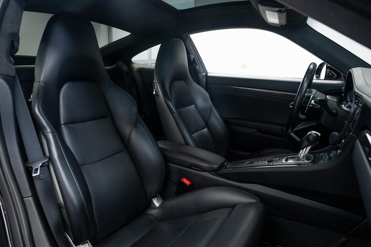 2017 Porsche 911 Turbo Vented Seats Carbon Fiber Trim BOSE Audio Portland OR