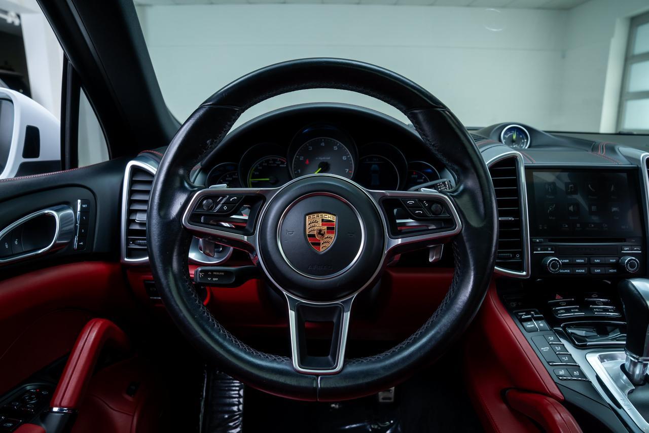 2017 Porsche Cayenne E-Hybrid S Platinum Edition Premium Package / Moonroof Portland OR