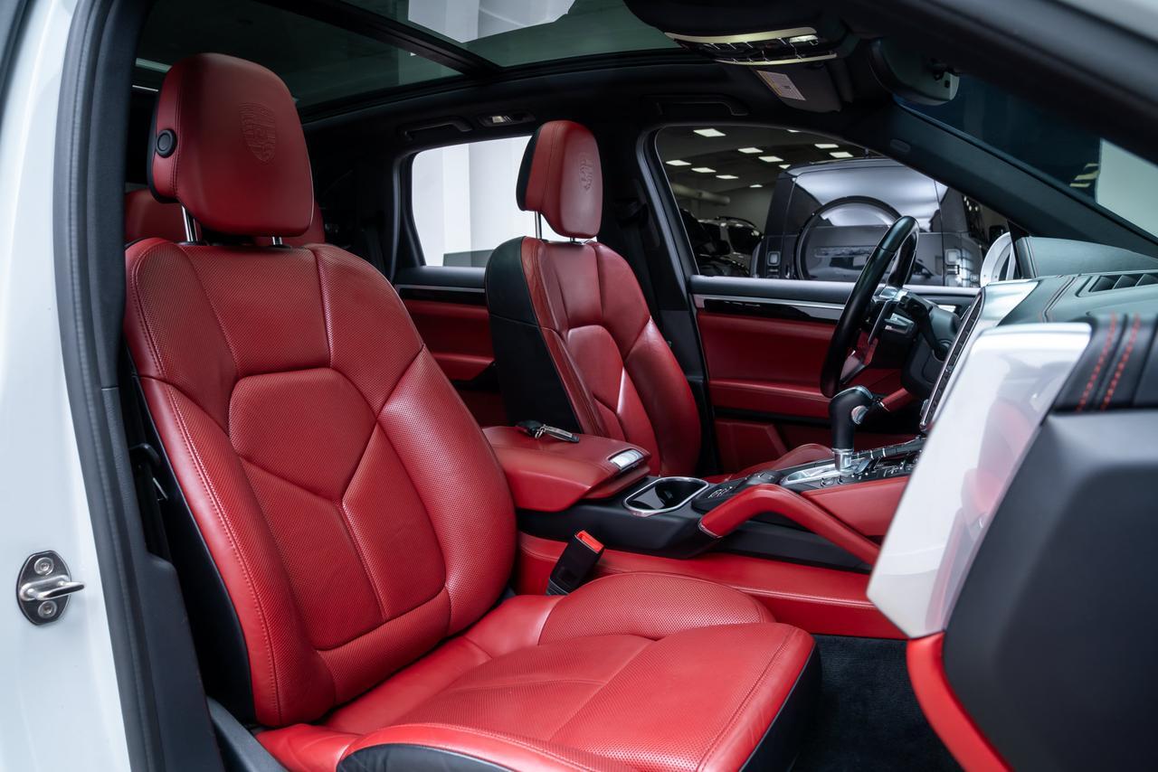 2017 Porsche Cayenne E-Hybrid S Platinum Edition Premium Package / Moonroof Portland OR