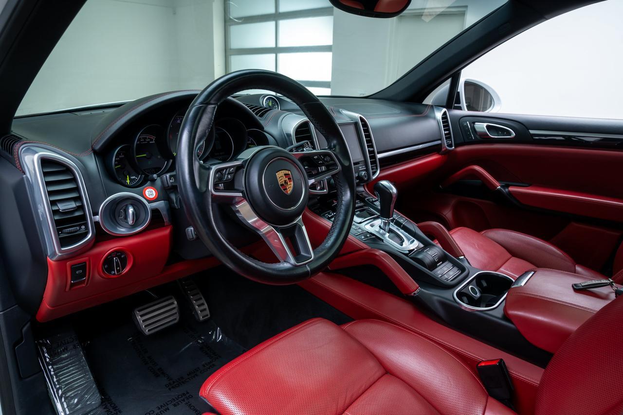 2017 Porsche Cayenne E-Hybrid S Platinum Edition Premium Package / Moonroof Portland OR