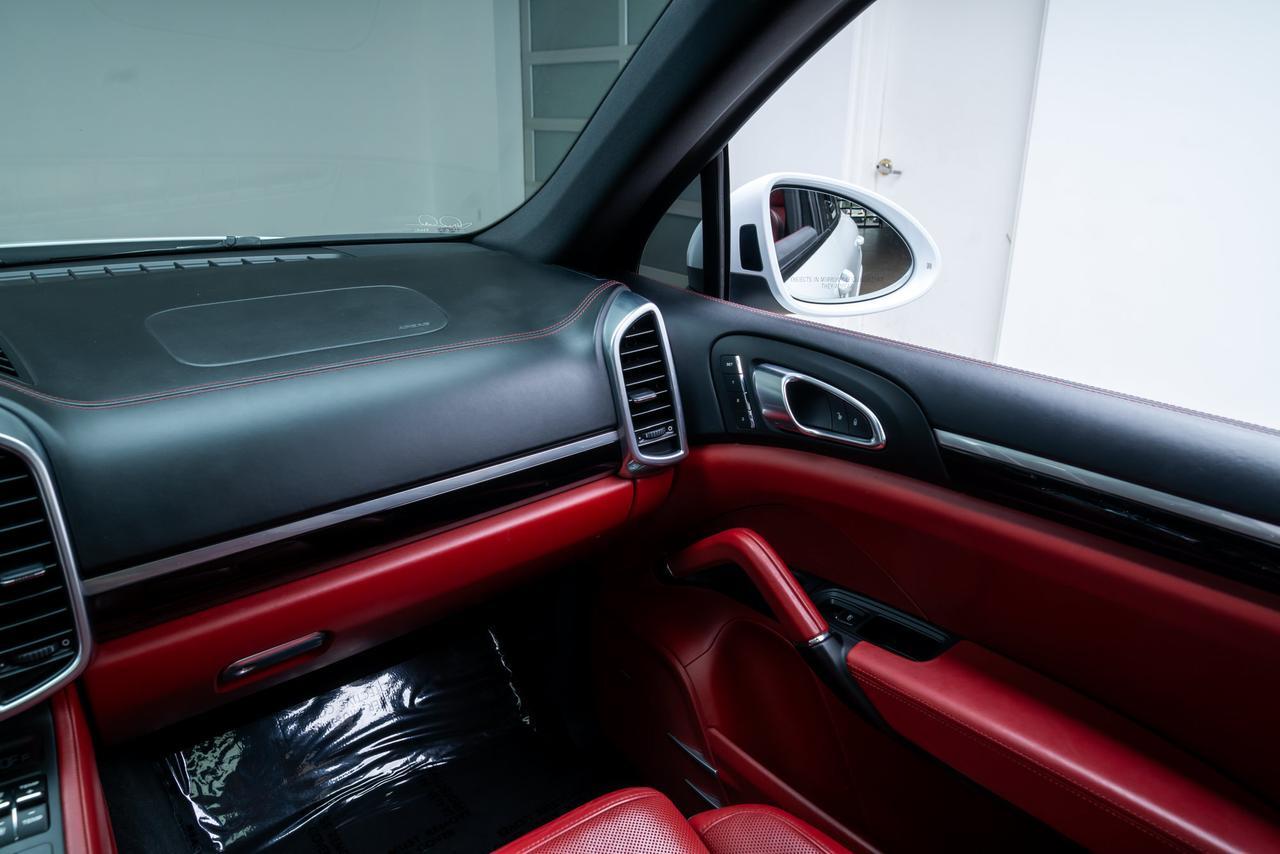 2017 Porsche Cayenne E-Hybrid S Platinum Edition Premium Package / Moonroof Portland OR