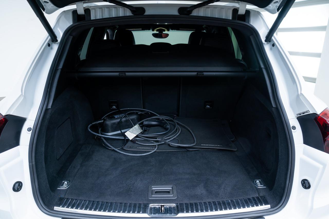 2017 Porsche Cayenne E-Hybrid S Platinum Edition Premium Package / Moonroof Portland OR