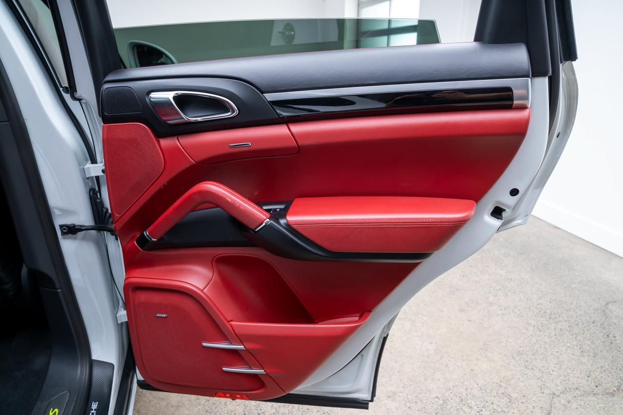 2017 Porsche Cayenne E-Hybrid S Platinum Edition Premium Package / Moonroof Portland OR