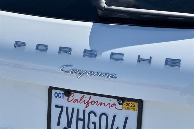 2017 Porsche Cayenne Platinum Edition