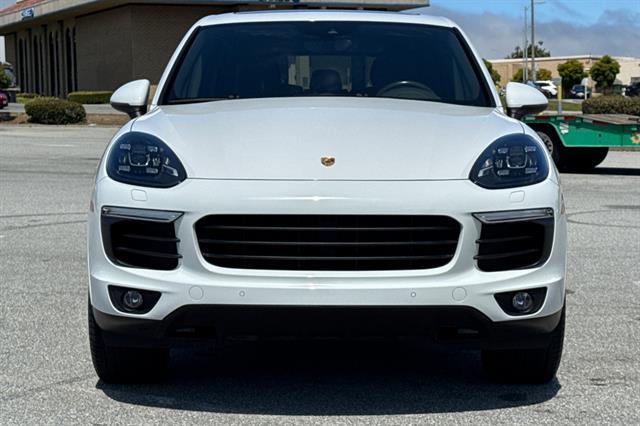 2017 Porsche Cayenne Platinum Edition