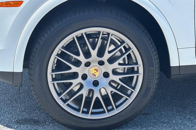 2017 Porsche Cayenne Platinum Edition