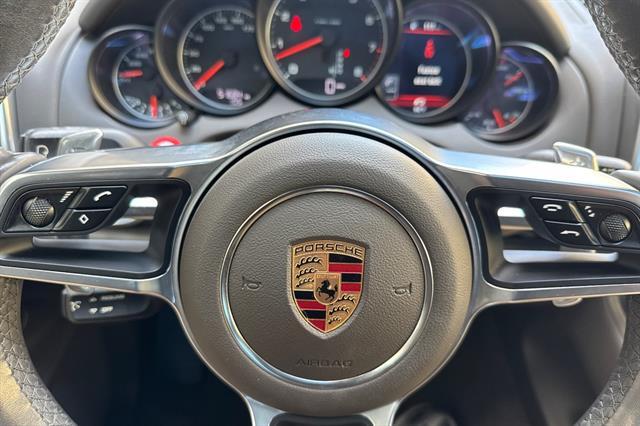 2017 Porsche Cayenne Platinum Edition