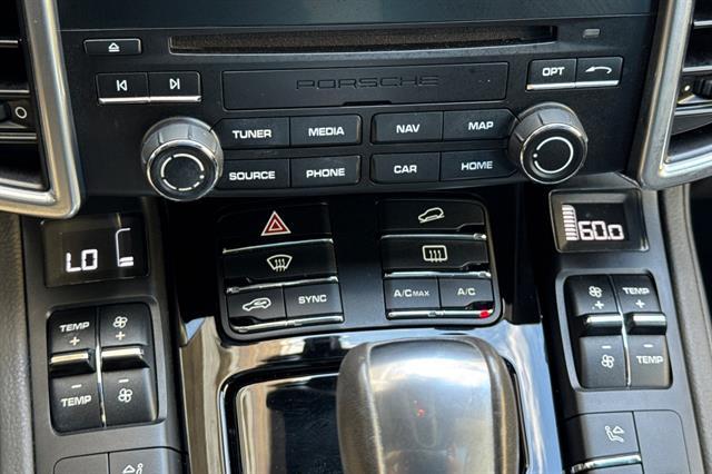 2017 Porsche Cayenne Platinum Edition