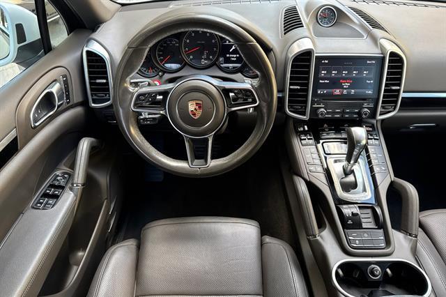 2017 Porsche Cayenne Platinum Edition