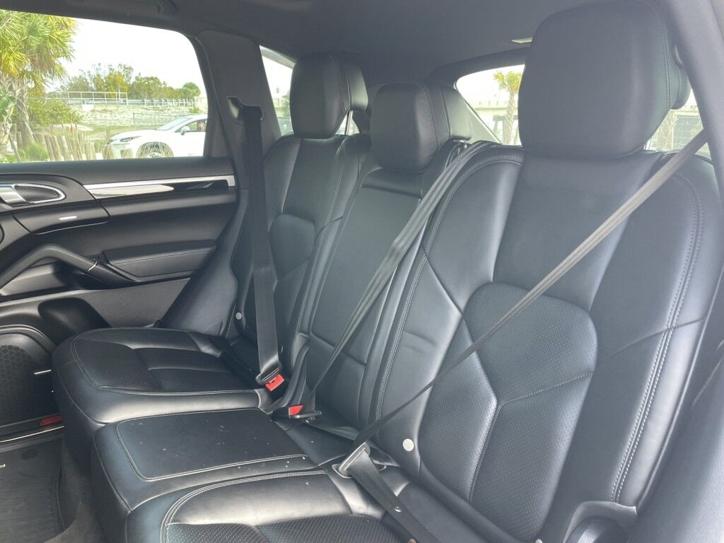 2017 Porsche Cayenne Platinum Edition~ONLINE FINANCE~CRUISE CONTROL~LEATHER SEATS~MOONROOF / SUNROOF~NAVIGATION Sarasota FL