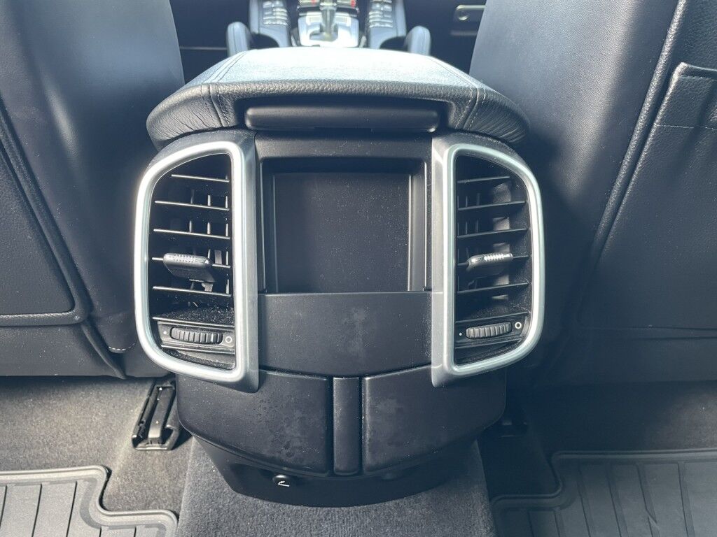 2017 Porsche Cayenne Platinum Edition~ONLINE FINANCE~CRUISE CONTROL~LEATHER SEATS~MOONROOF / SUNROOF~NAVIGATION Sarasota FL