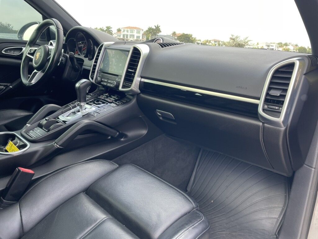 2017 Porsche Cayenne Platinum Edition~ONLINE FINANCE~CRUISE CONTROL~LEATHER SEATS~MOONROOF / SUNROOF~NAVIGATION Sarasota FL