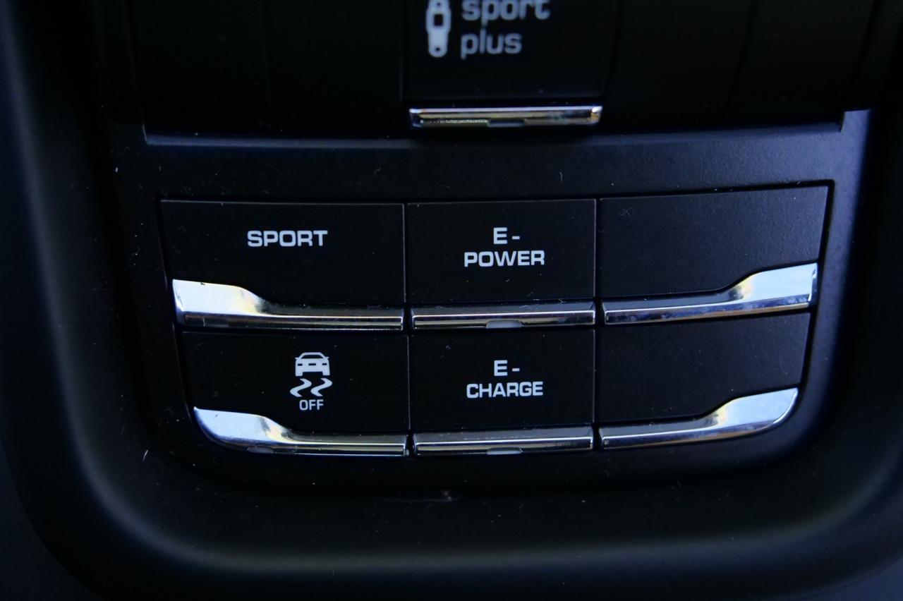 2017 Porsche Cayenne S E-Hybrid Platinum Edition AWD / Premium Package! Lincolnton NC