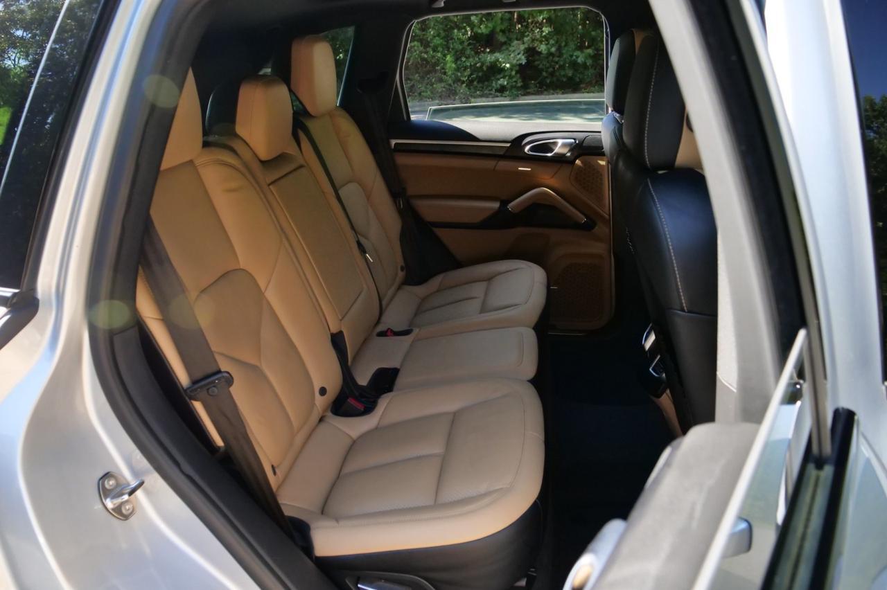 2017 Porsche Cayenne S E-Hybrid Platinum Edition AWD / Premium Package! Lincolnton NC