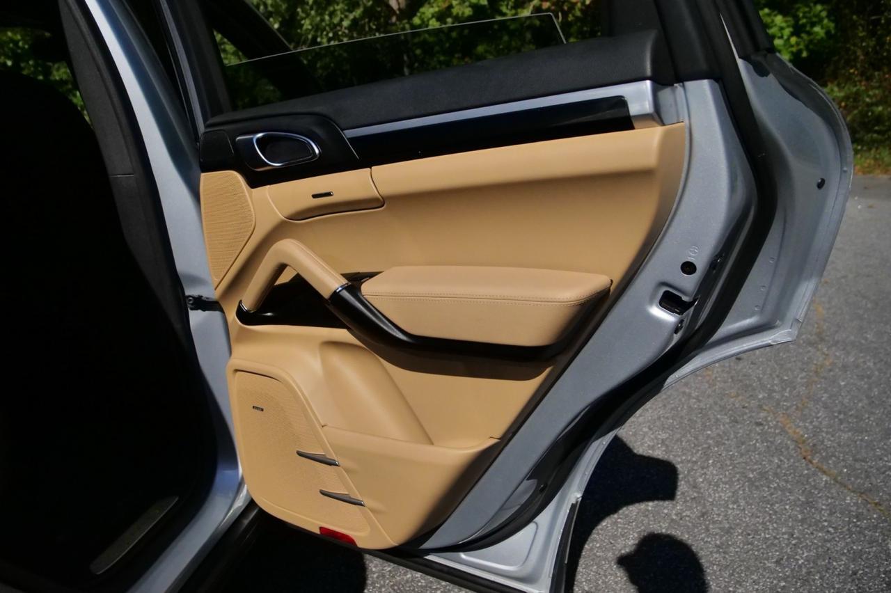 2017 Porsche Cayenne S E-Hybrid Platinum Edition AWD / Premium Package! Lincolnton NC