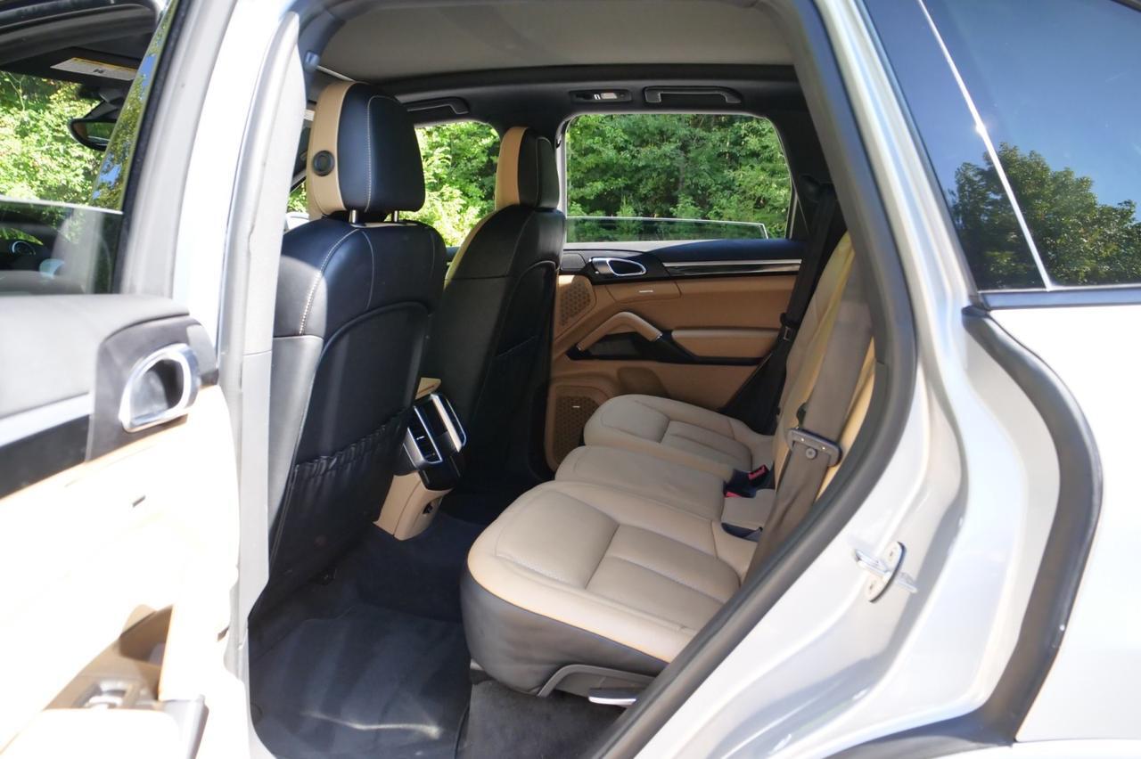 2017 Porsche Cayenne S E-Hybrid Platinum Edition AWD / Premium Package! Lincolnton NC