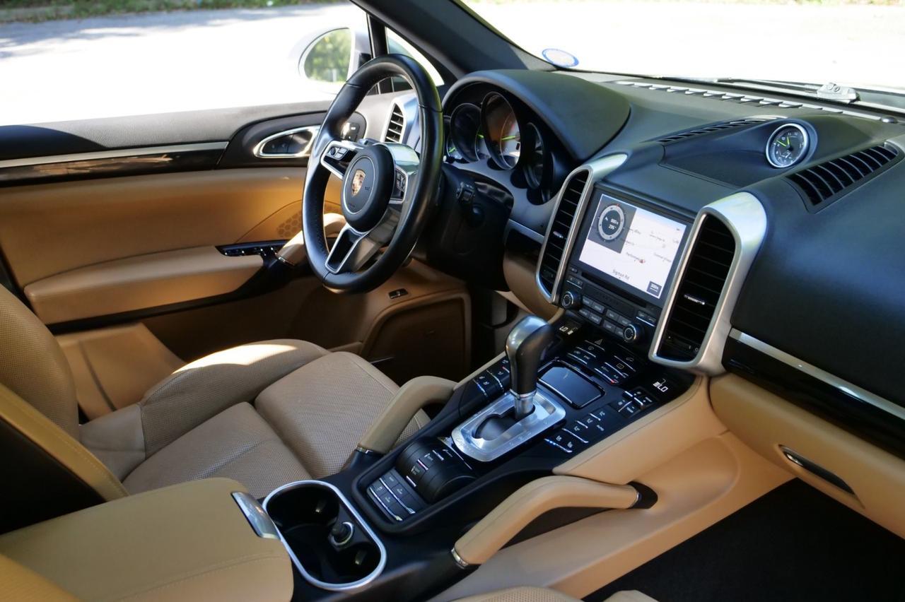 2017 Porsche Cayenne S E-Hybrid Platinum Edition AWD / Premium Package! Lincolnton NC