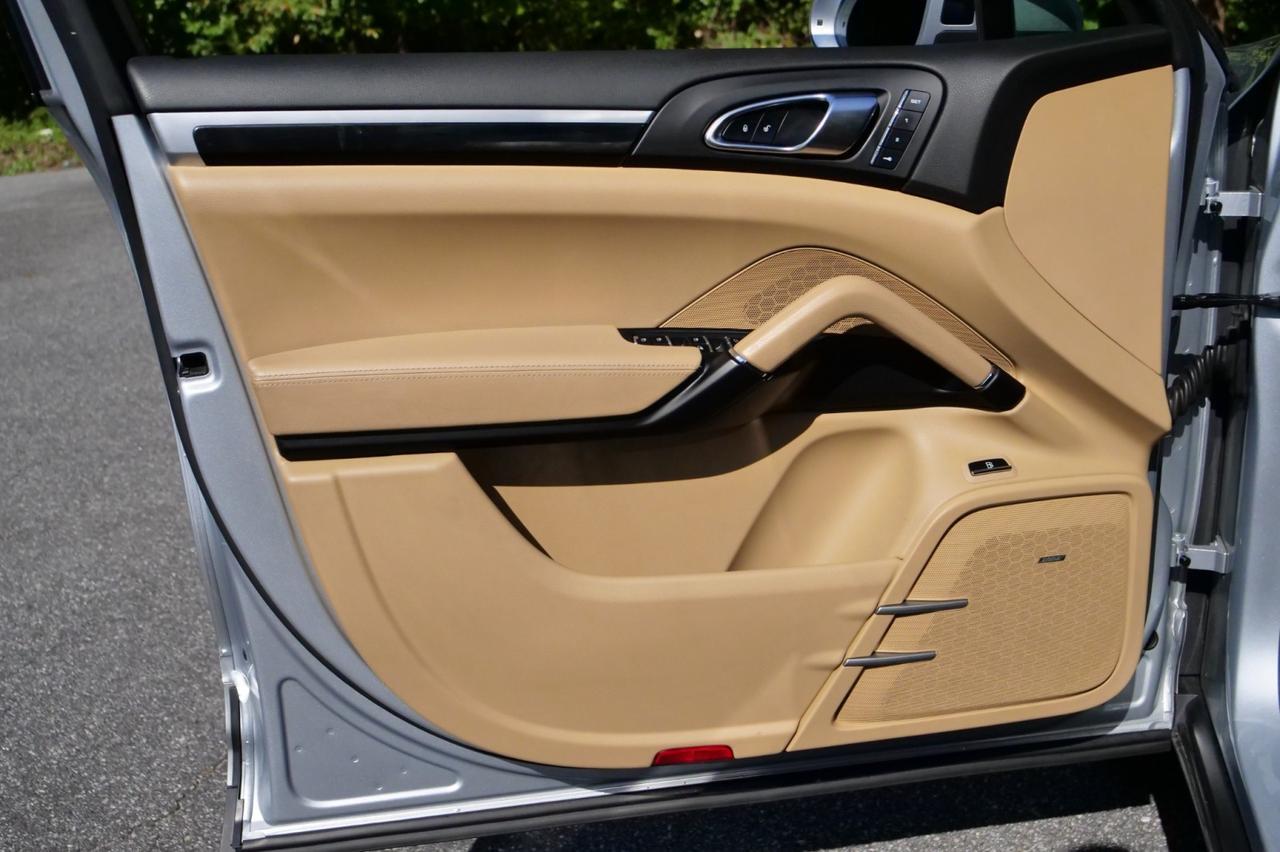 2017 Porsche Cayenne S E-Hybrid Platinum Edition AWD / Premium Package! Lincolnton NC