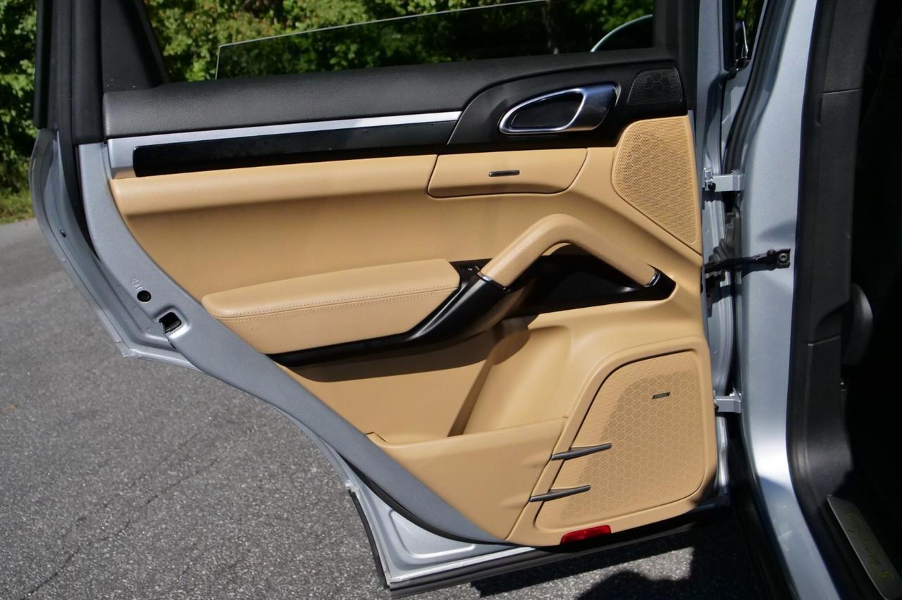 2017 Porsche Cayenne S E-Hybrid Platinum Edition AWD / Premium Package! Lincolnton NC