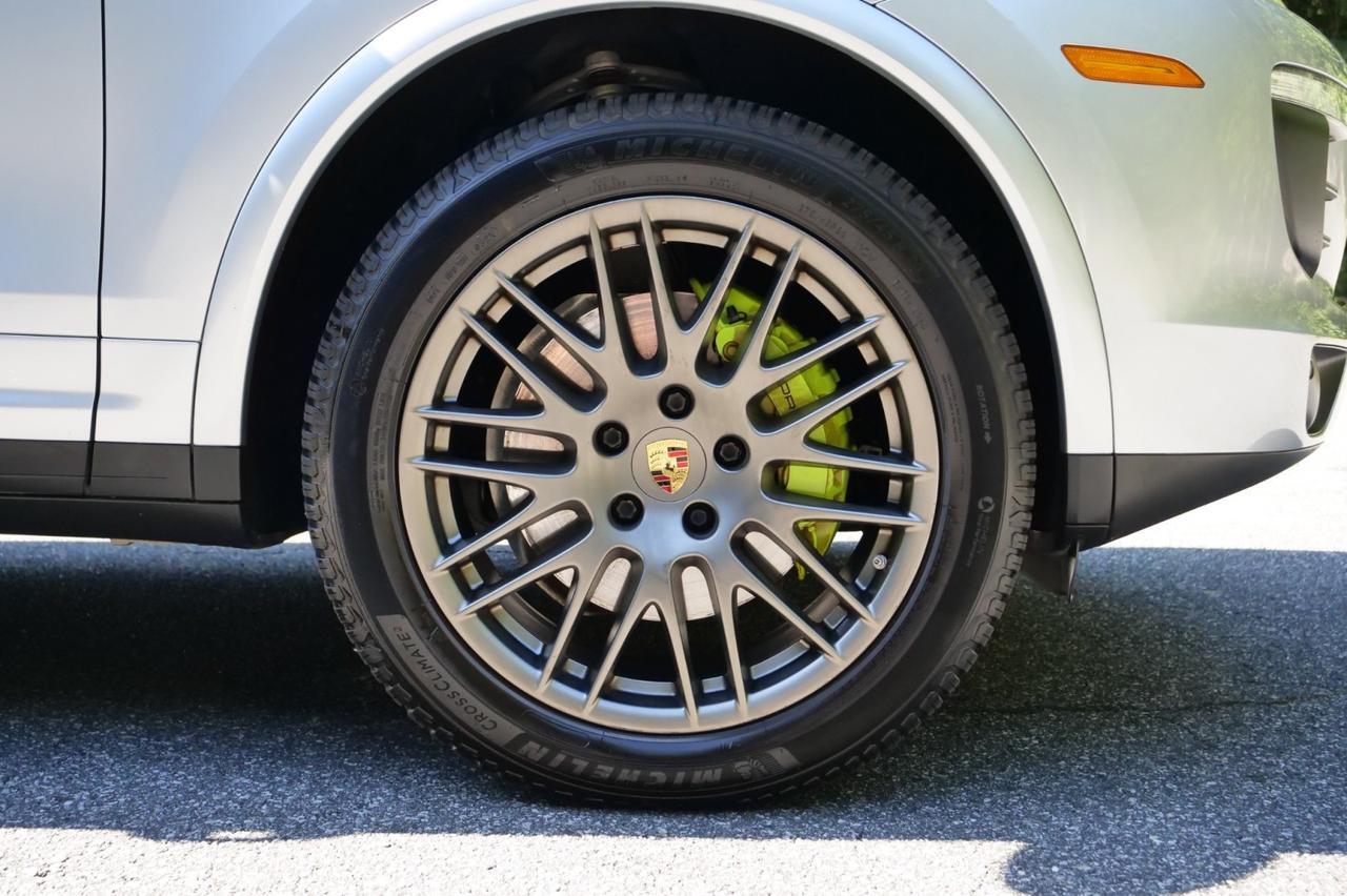 2017 Porsche Cayenne S E-Hybrid Platinum Edition AWD / Premium Package! Lincolnton NC