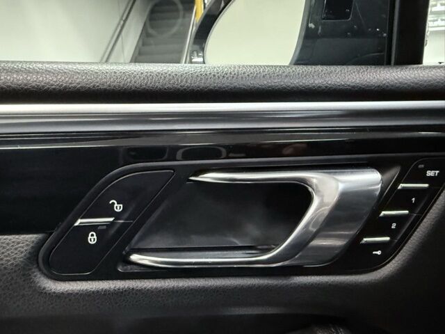 2017 Porsche Macan  Dallas TX 2017 Porsche Macan  Dallas TX