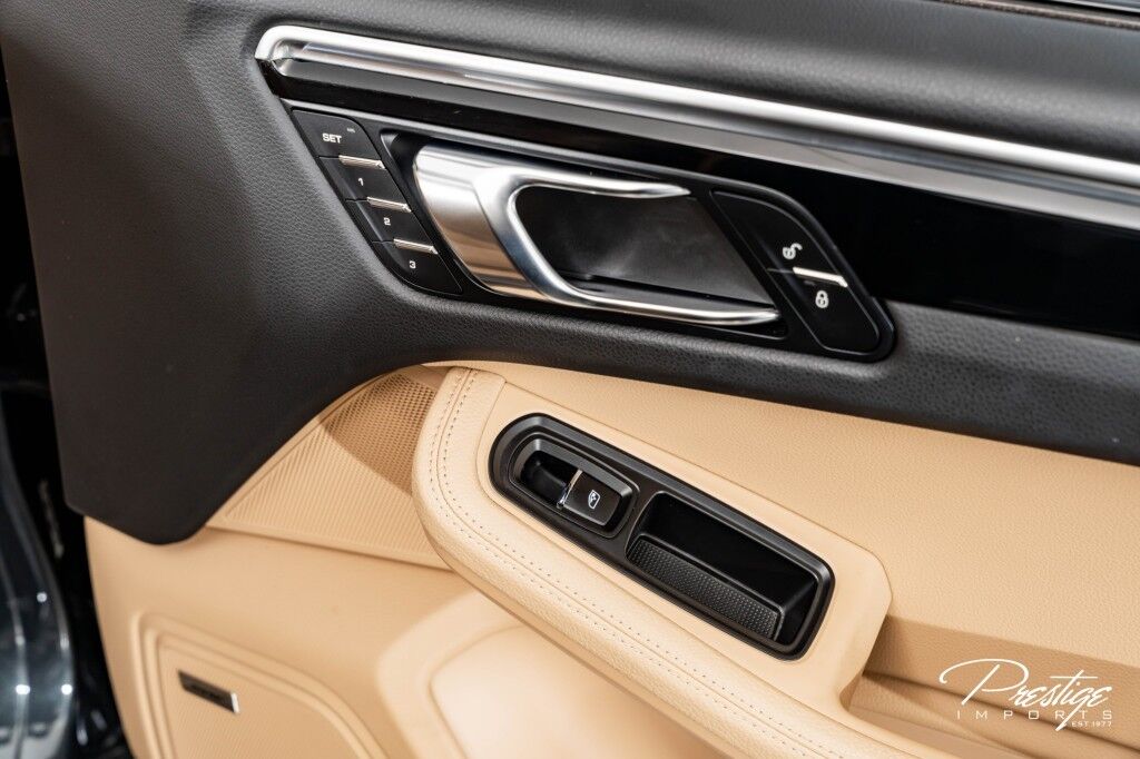 2017 Porsche Macan North Miami Beach FL