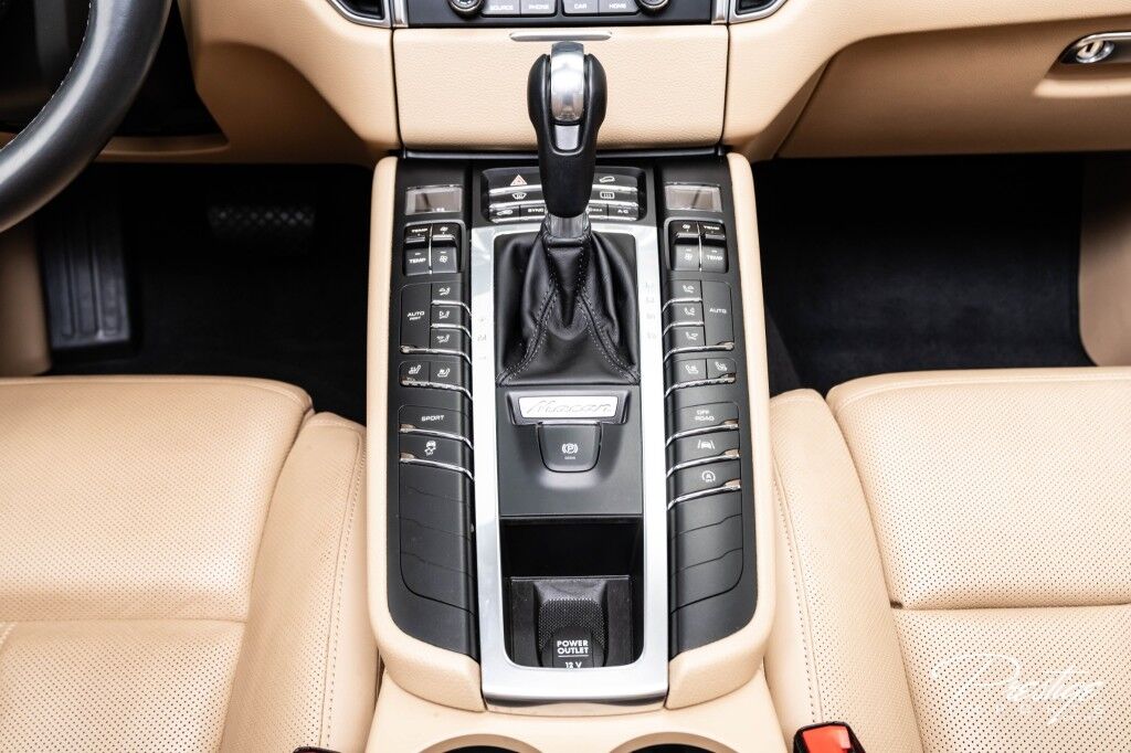 2017 Porsche Macan North Miami Beach FL
