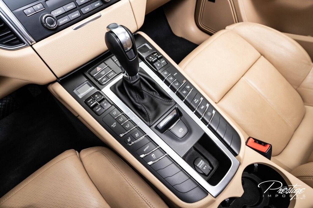 2017 Porsche Macan North Miami Beach FL