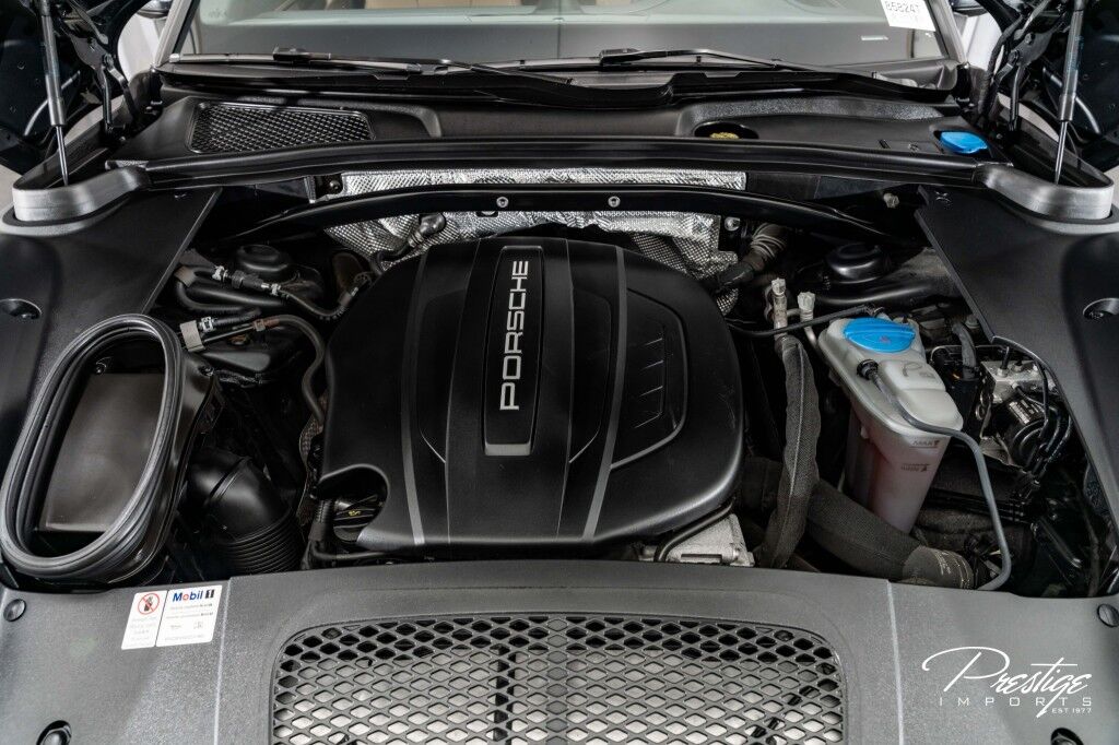 2017 Porsche Macan North Miami Beach FL
