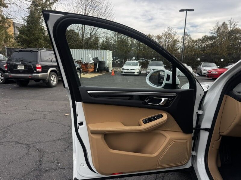 2017 Porsche Macan Willow Grove PA