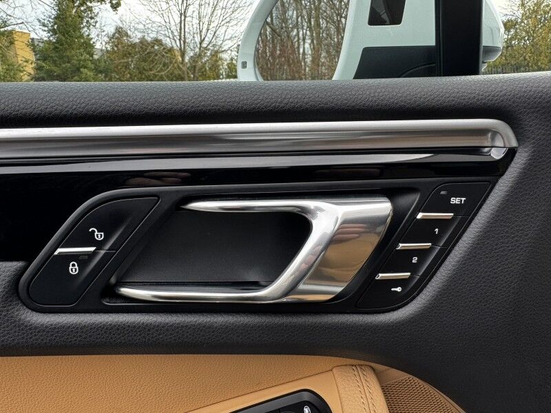 2017 Porsche Macan Willow Grove PA