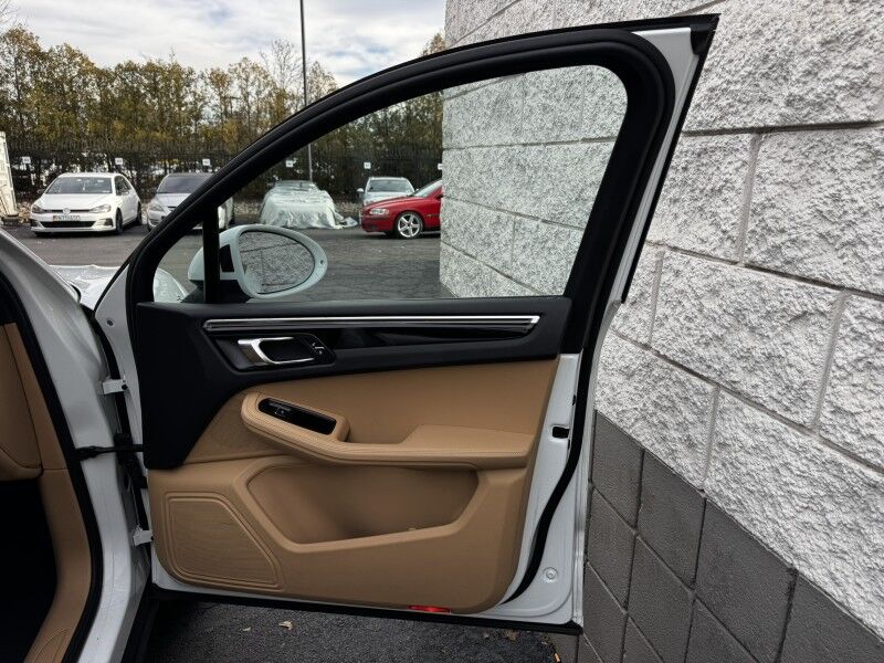 2017 Porsche Macan Willow Grove PA