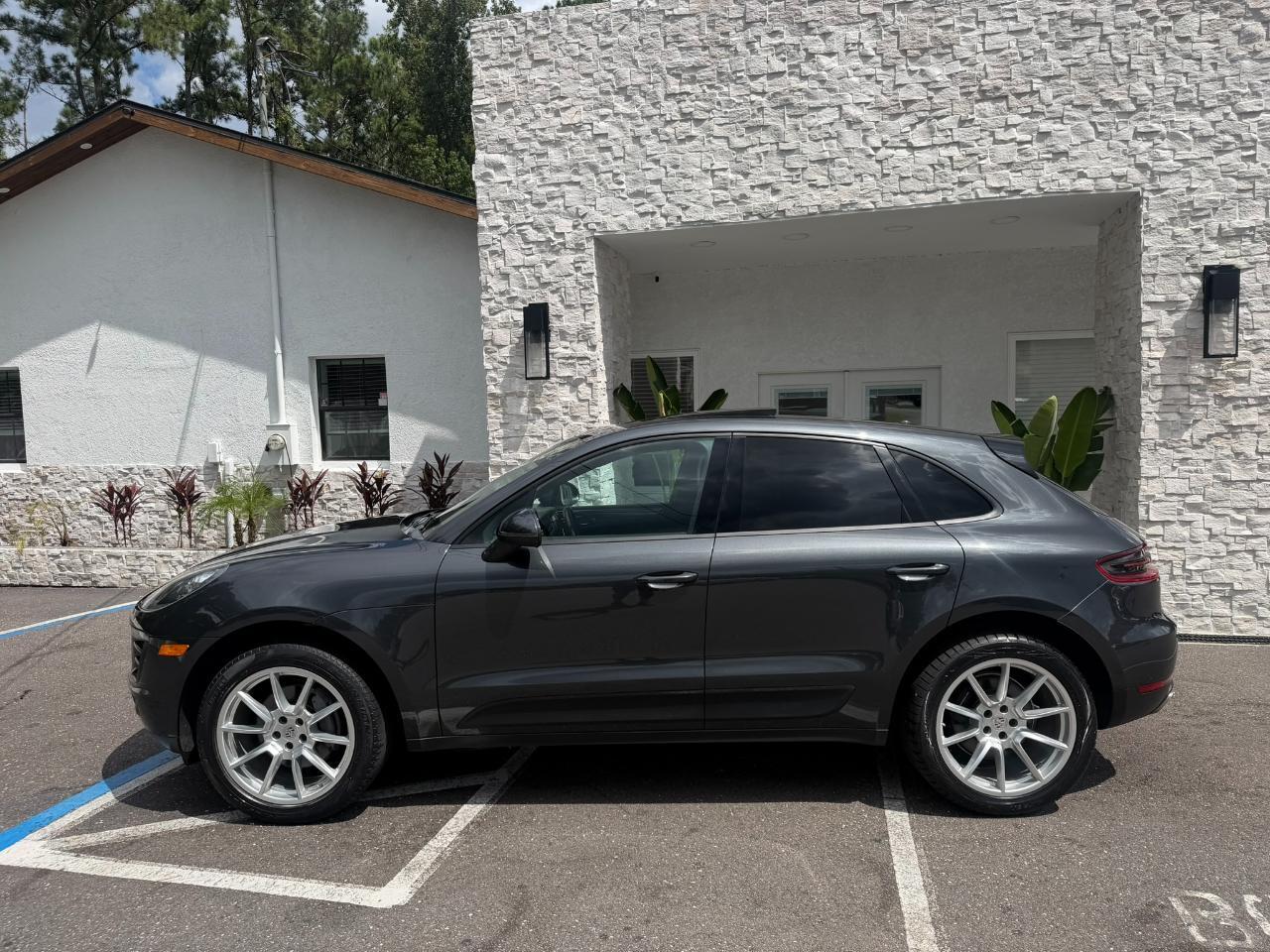 2017 Porsche Macan AWD