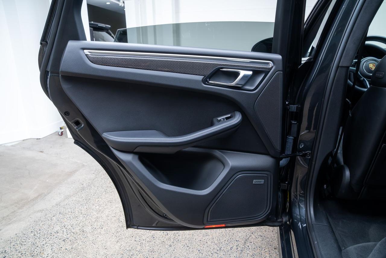 2017 Porsche Macan Turbo Premium Package Plus Carbon Fiber Interior Package Portland OR