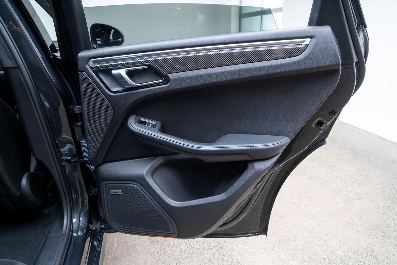 2017 Porsche Macan Turbo Premium Package Plus Carbon Fiber Interior Package Portland OR