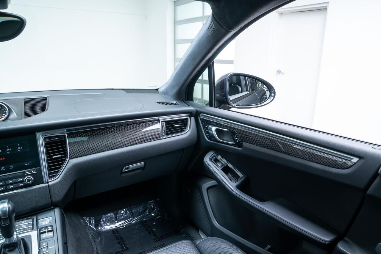 2017 Porsche Macan Turbo Premium Package Plus Carbon Fiber Interior Package Portland OR
