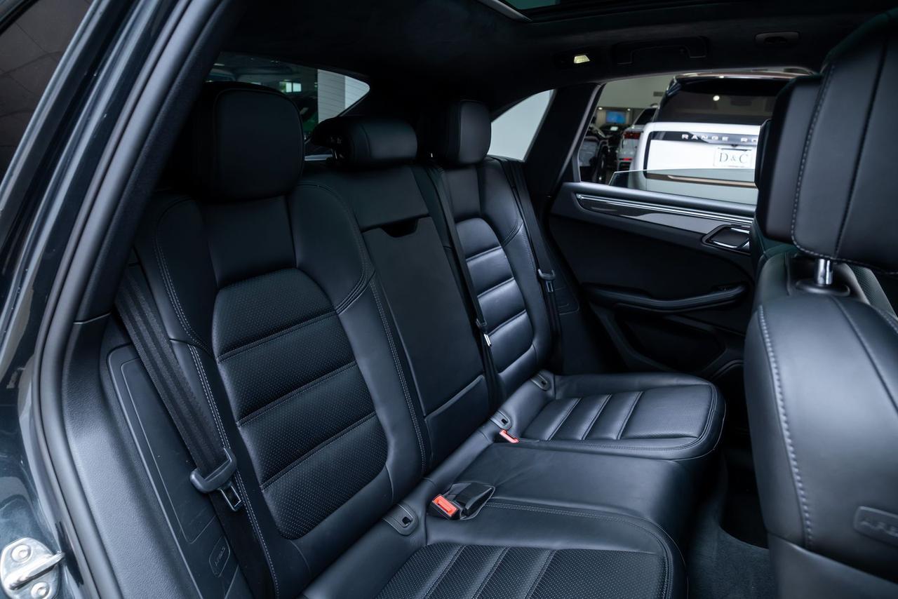 2017 Porsche Macan Turbo Premium Package Plus Carbon Fiber Interior Package Portland OR