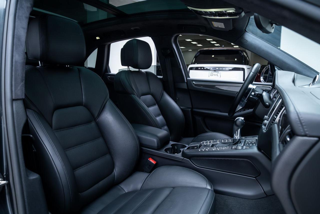 2017 Porsche Macan Turbo Premium Package Plus Carbon Fiber Interior Package Portland OR