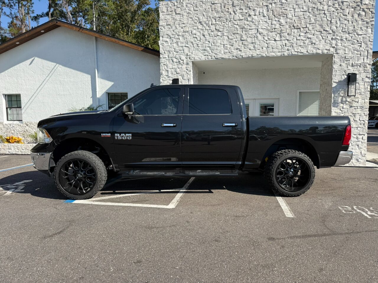 2017 RAM 1500 Big Horn 4x4 Crew Cab 5&apos;7&quot; Box