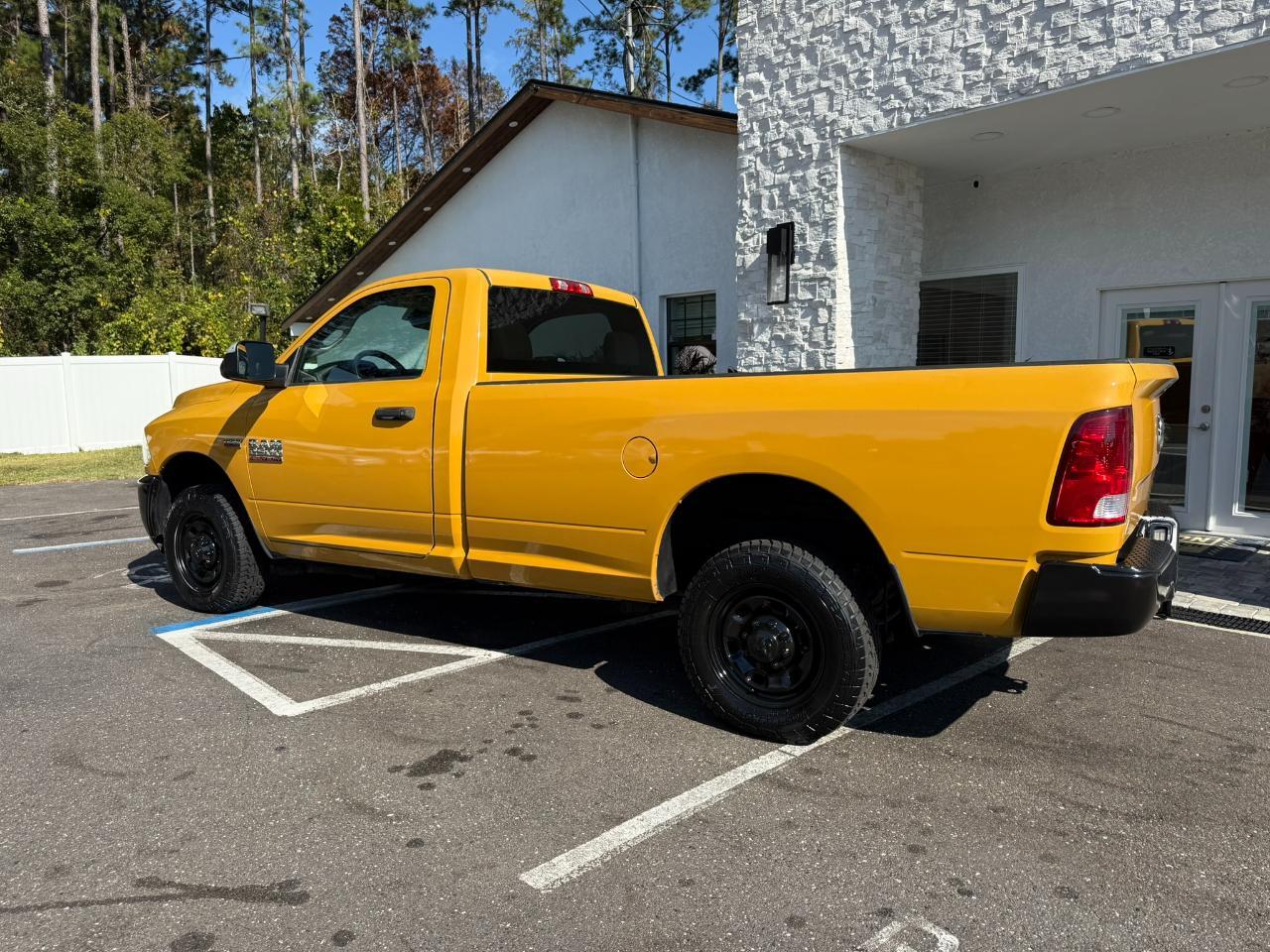 2017 RAM 2500 Tradesman 4x2 Reg Cab 8' Box
