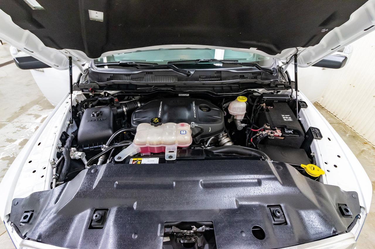 2017 Ram 1500 4x4 Crew Cab Big Horn EcoDiesel BCam Red Deer AB