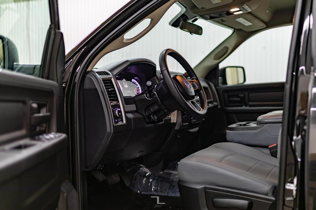 2017 Ram 1500 4x4 Crew Cab Express Red Deer AB